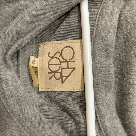 Top - Picture 2 of 3